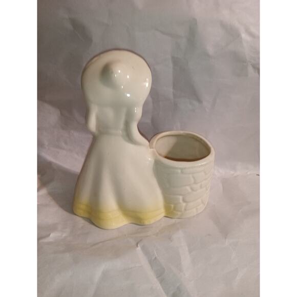 Vtg Shawnee pottery lady at the well planter - Picture 5 of 7